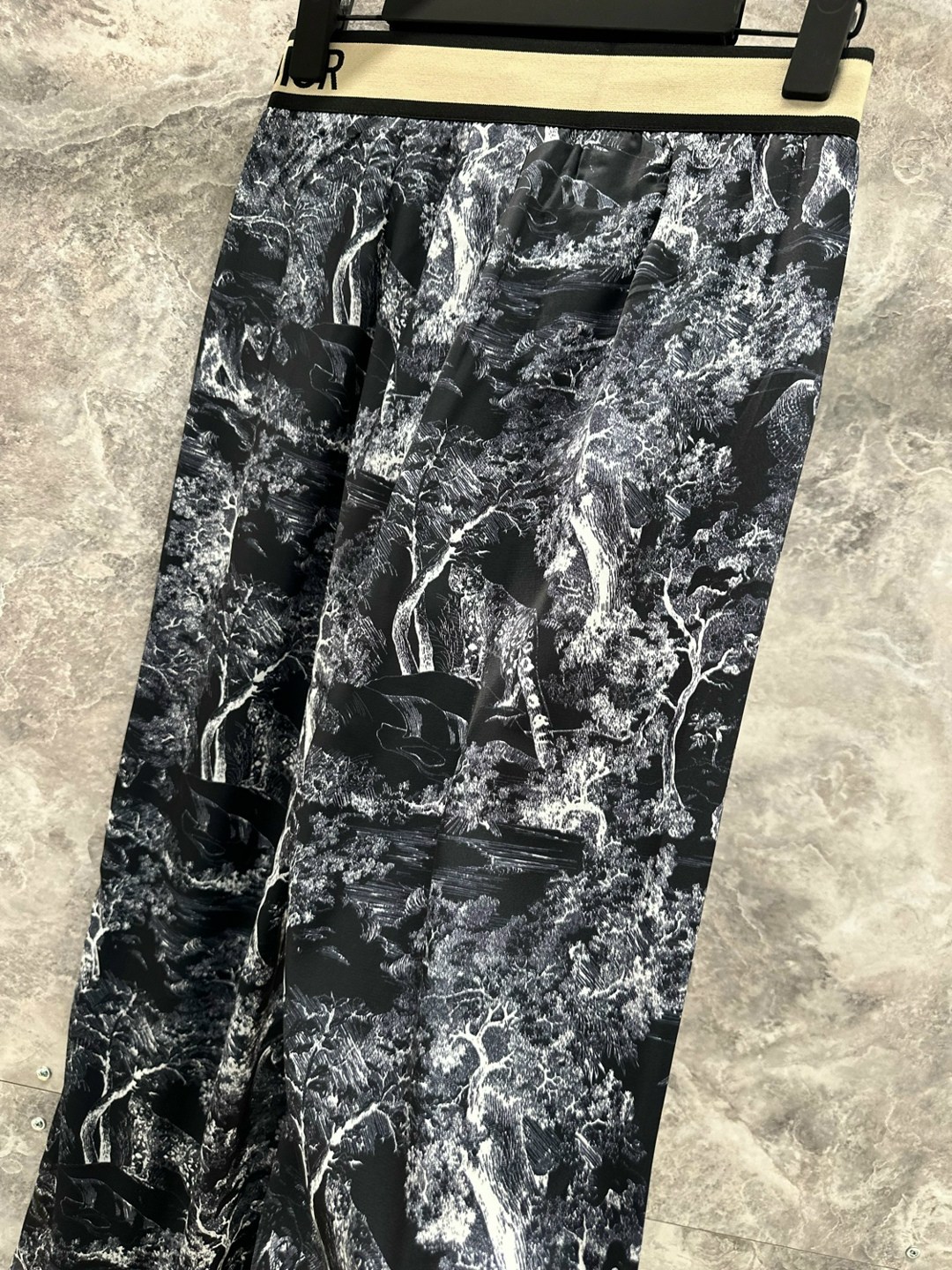 брюки модные,повседневные брюки,брюки стильные,брюки с принтом,штаны с принтом