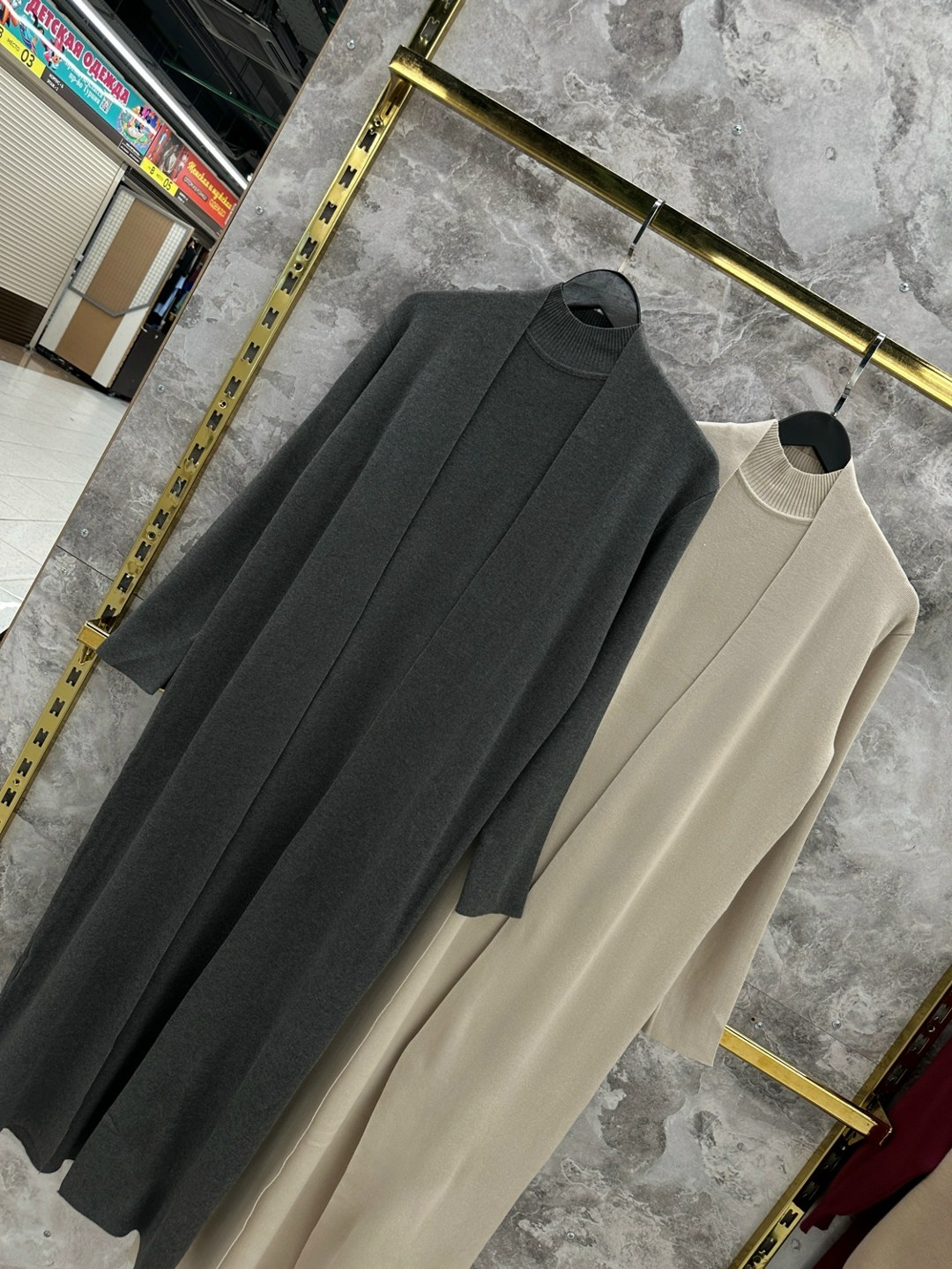 трикотажное платье,платье с высоким воротником,платье миди,женские платья,платье