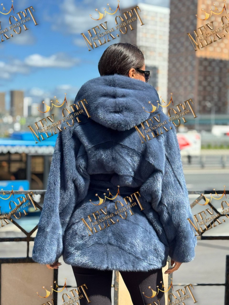 шубы норковые,шуба нафа голубая,голубая норковая шуба,полушубок с капюшоном,шубка