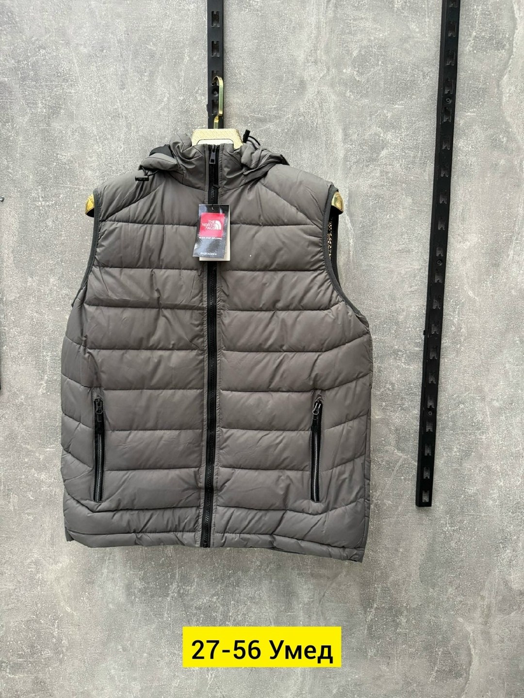жилетка прада мужская,жилетка мужская,жилет мужской,мужской утепленный жилет,безрукавка мужская