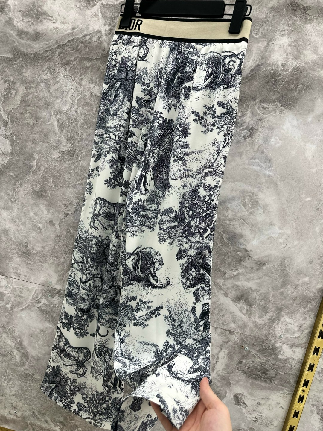 брюки модные,повседневные брюки,брюки стильные,брюки с принтом,штаны с принтом