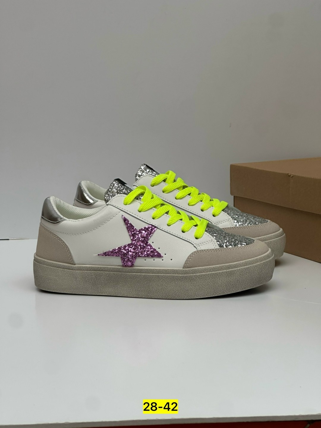 ,стильные кеды,обуви,блестящие кроссовки, женская