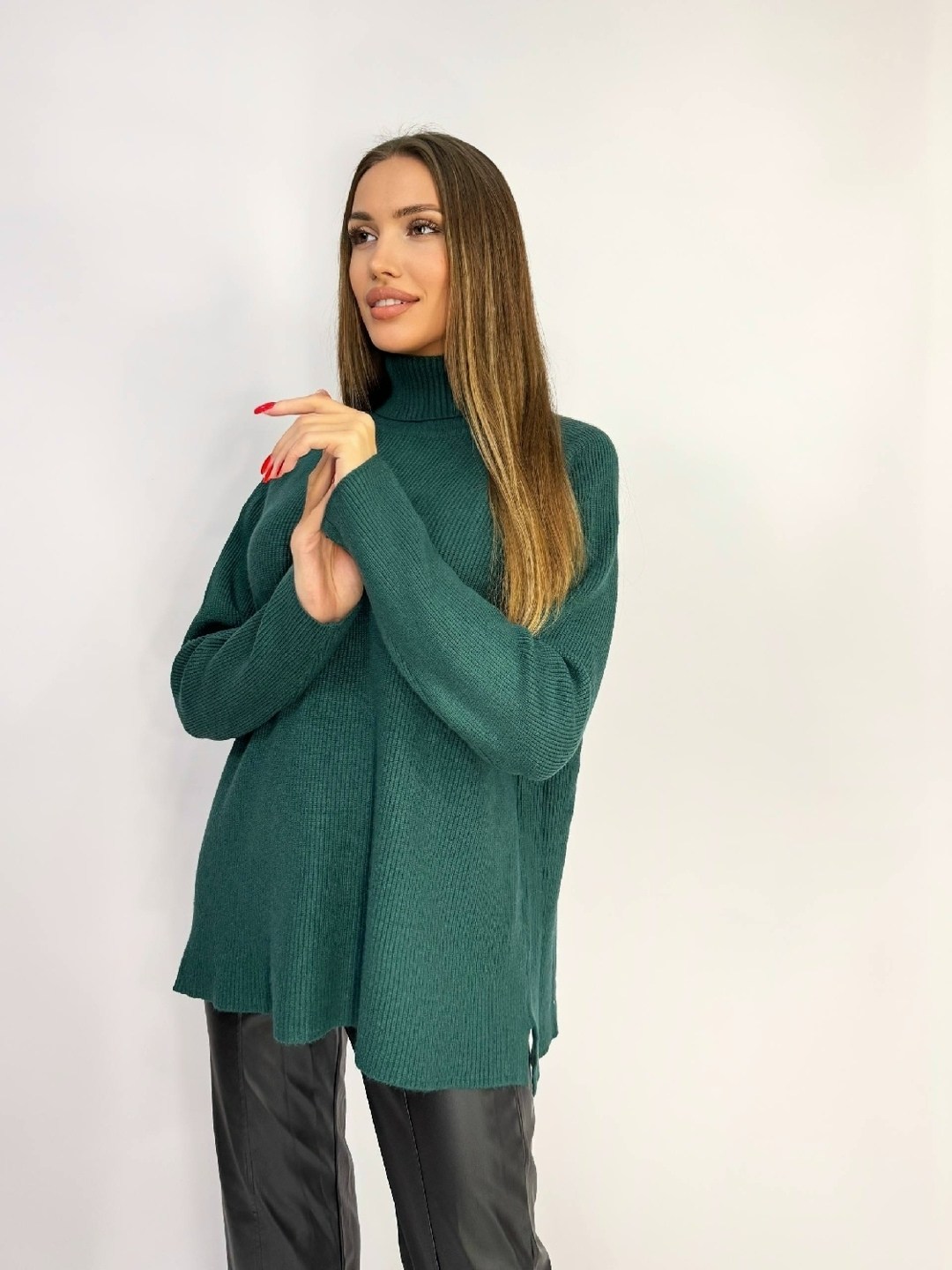 свитер удлиненная,свитера женские,удлиненный джемпер,свитер,зеленый свитер