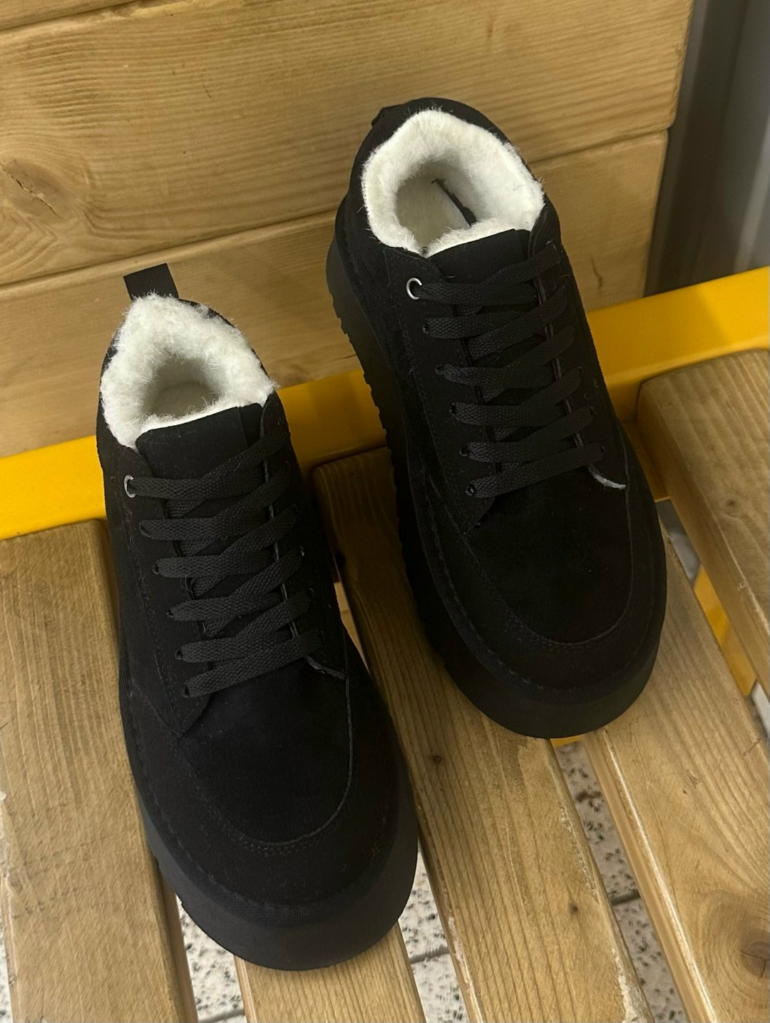 ,обуви,замшевые кроссовки,замшевые кеды,спортивная