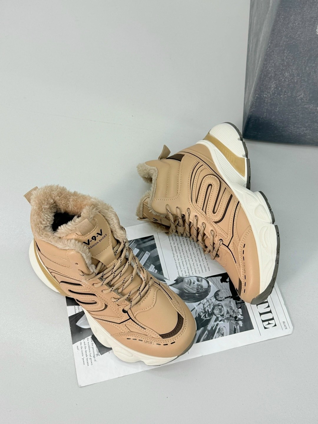 кроссовки женскиe,теплые кроссовки,женские зимние кроссовки,женские массивные кроссовки,женские зимние кроссовки reebok бежевые