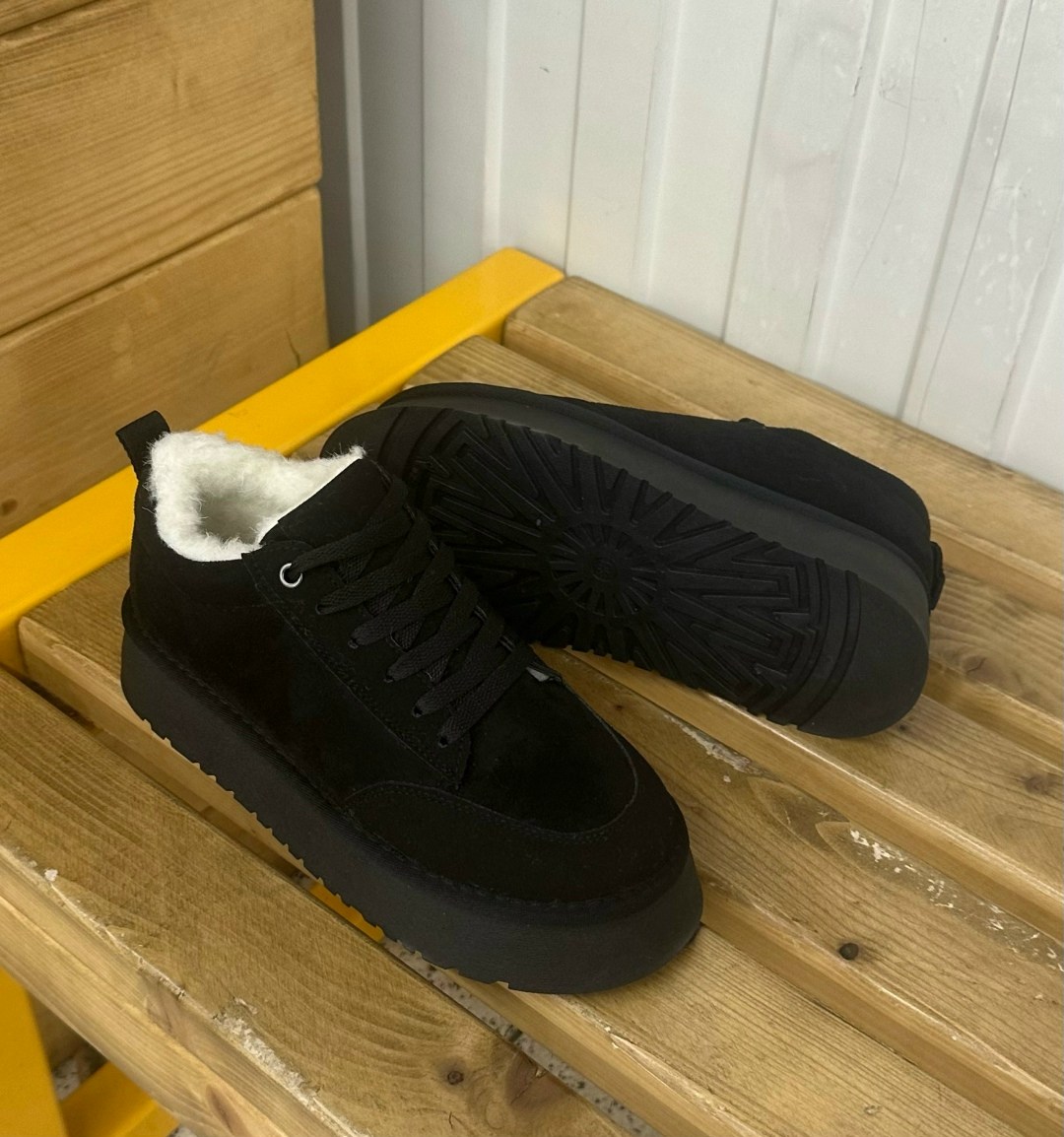 ,обуви,замшевые кроссовки,замшевые кеды,спортивная
