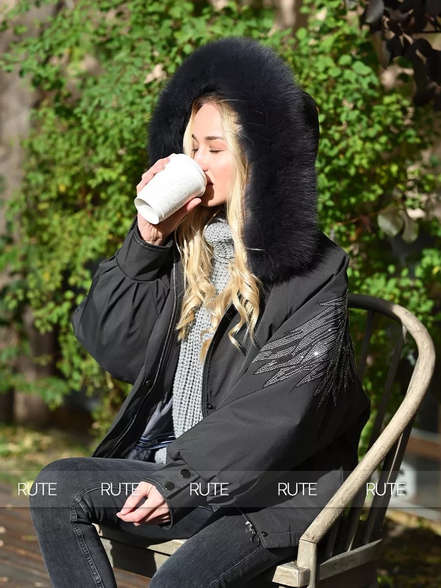 куртка женская с мехом,куртка с мехом,куртка с натуральный мехом,куртка с крыльями на спине,куртка меховая