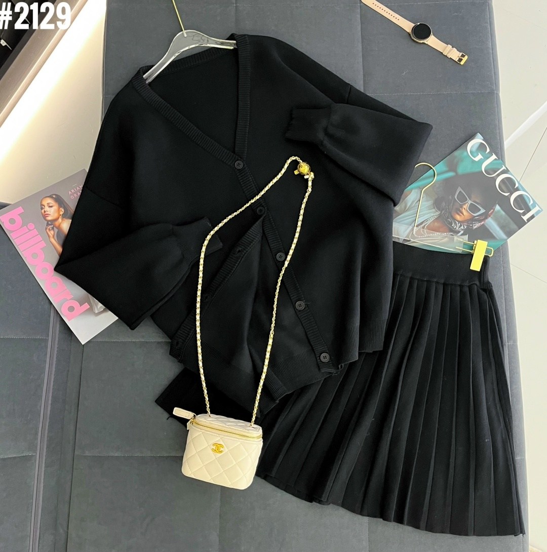 костюм с юбкой плиссе,трикотажный костюм с юбкой плиссе,костюм с юбкой,юбка плиссе,костюмы женские с юбкой