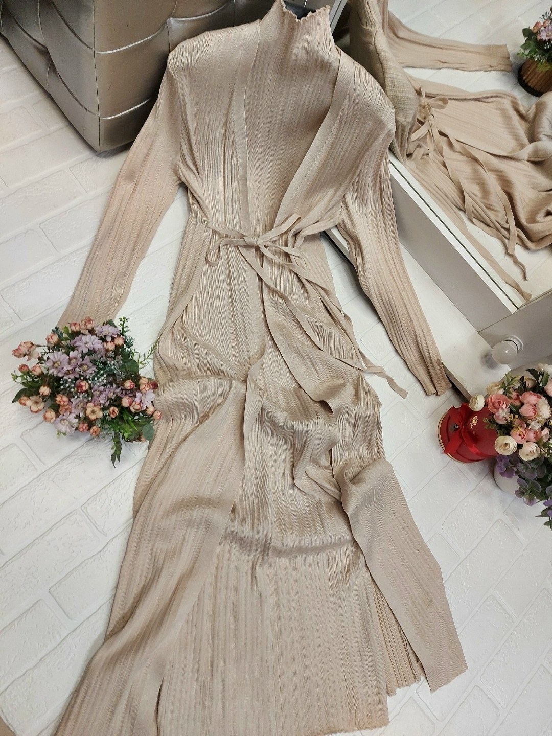 плиссированное платье,женское плиссированное платье,плиссированное платье с поясом,платье с завязками,женское длинное плиссированное платье