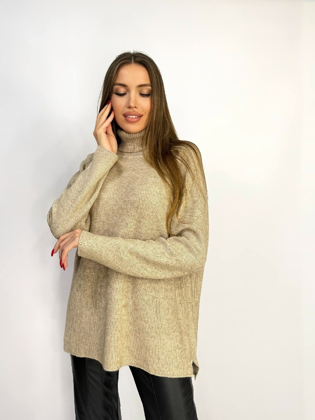 свитер удлиненная,свитера женские,удлиненный джемпер,свитер,зеленый свитер