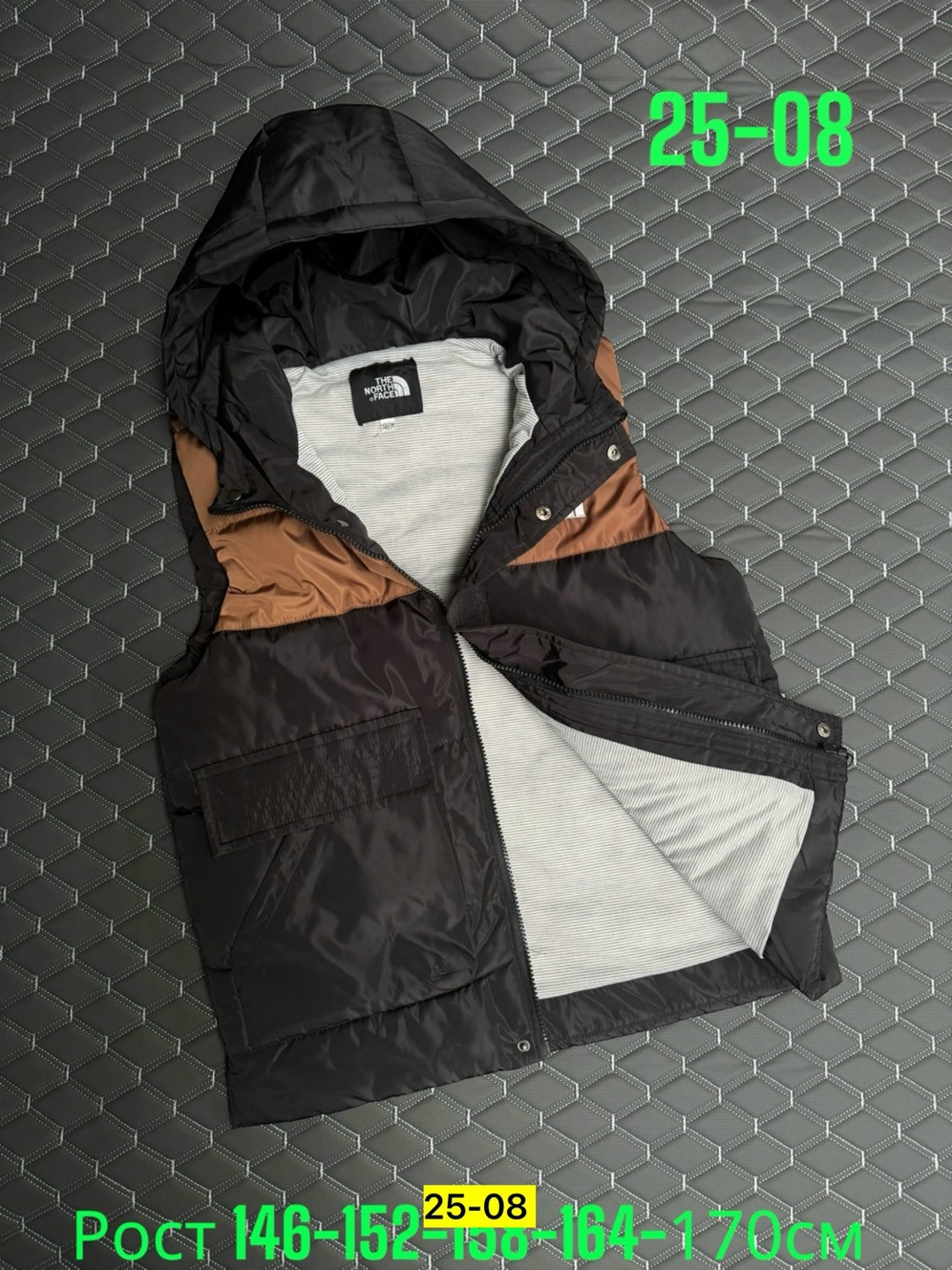 жилетка,жилет,жилетка детская,жилетка безрукавка,жилетка демисезонная