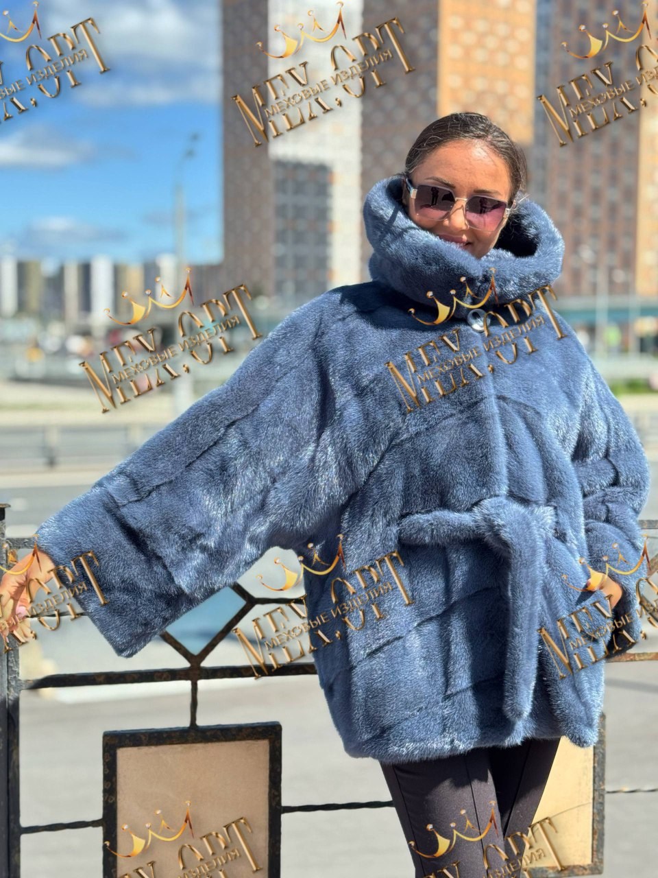 шубы норковые,шуба нафа голубая,голубая норковая шуба,полушубок с капюшоном,шубка