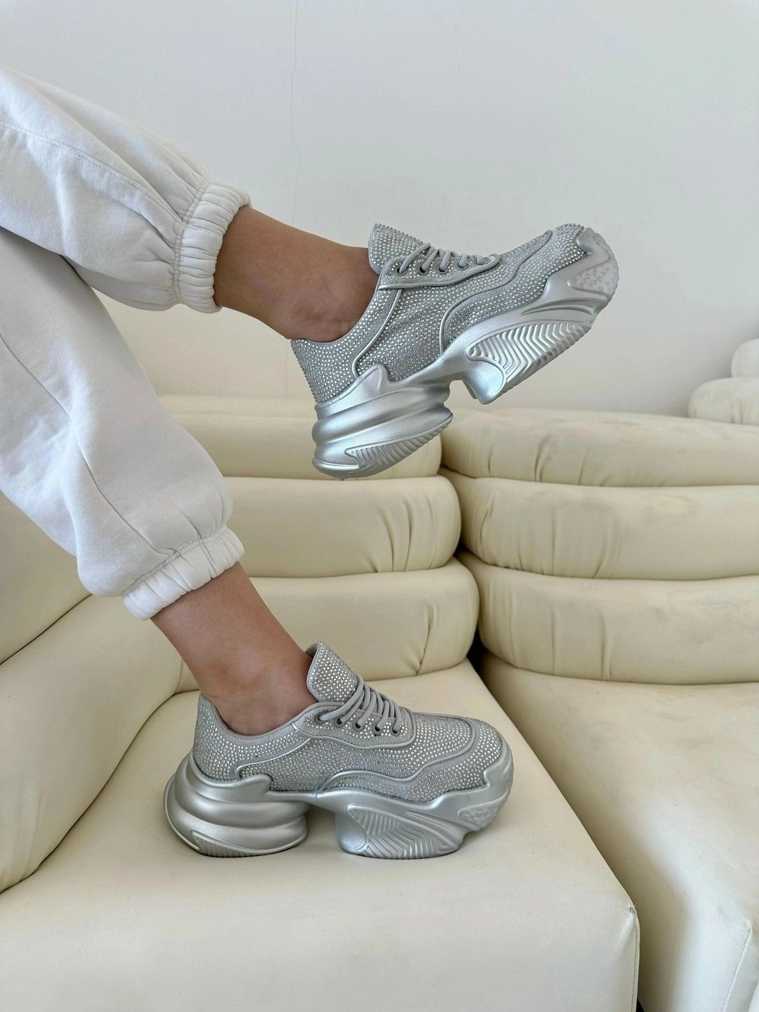 женские кроссовки, женская,кроссовки,кроссовки со стразами,блестящие кроссовки