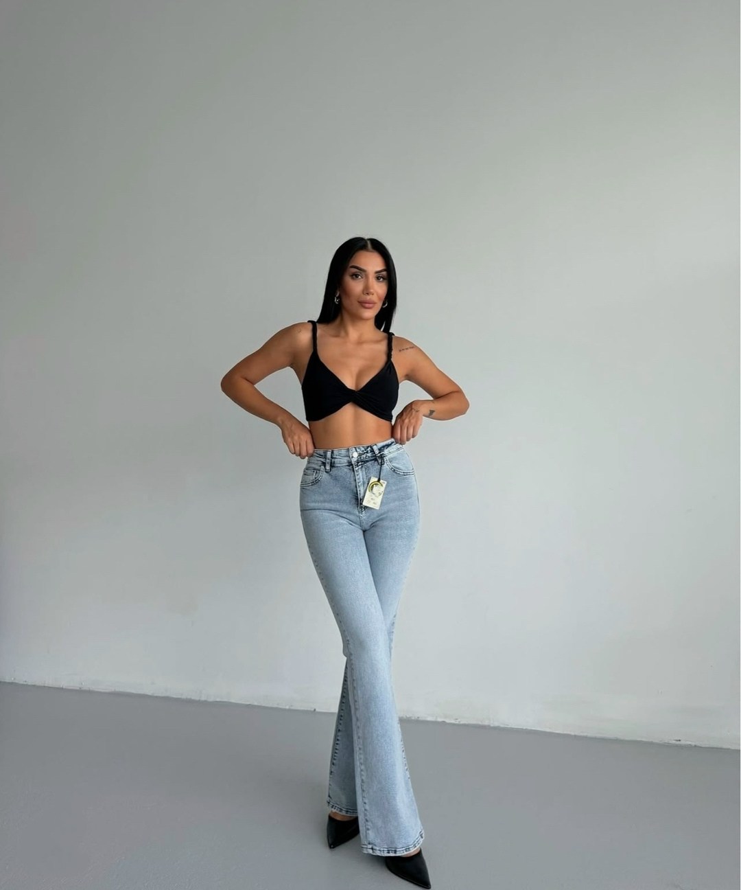 женские джинсы,джинсы клеш с высокой посадкой,джинсы женские клеш,клёш от колена джинсы,джинсы женские с высокой посадкой клеш