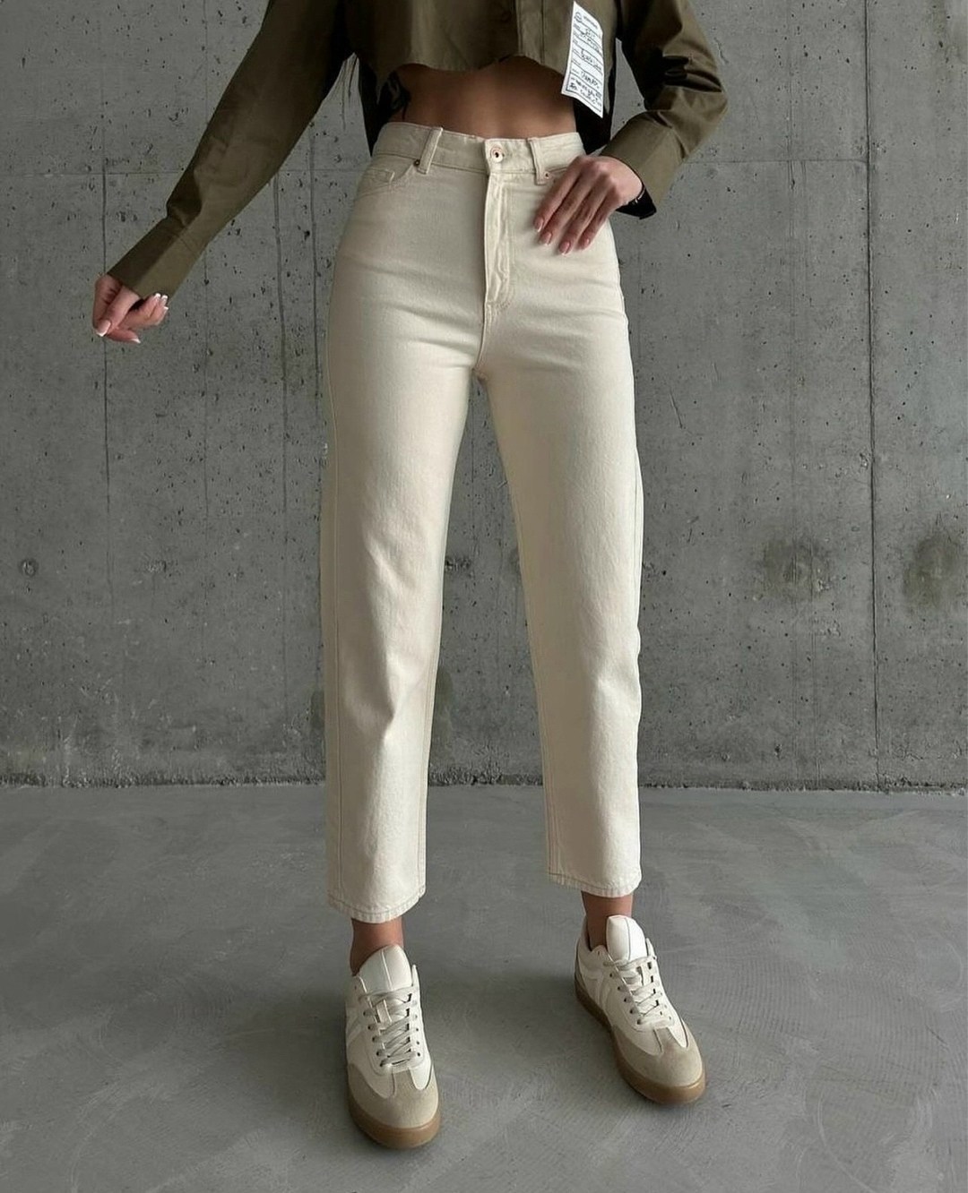 брюки джинсы,женский брюки,женские джинсы и брюки,рубашка бежевая