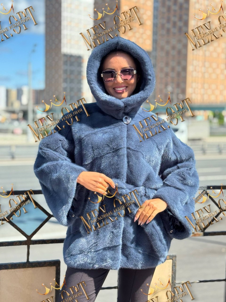 шубы норковые,шуба нафа голубая,голубая норковая шуба,полушубок с капюшоном,шубка