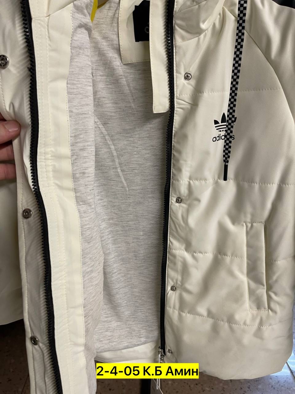 демисезонная куртка adidas,демисезонная куртка,легкая куртка,повседневная куртка,куртка