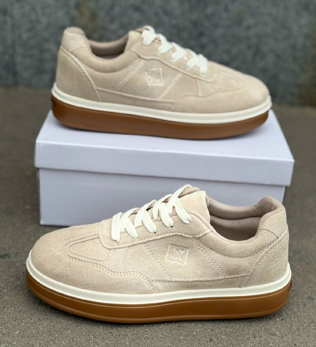 ,женские кроссовки,замшевые кроссовки, женская,замшевые кеды