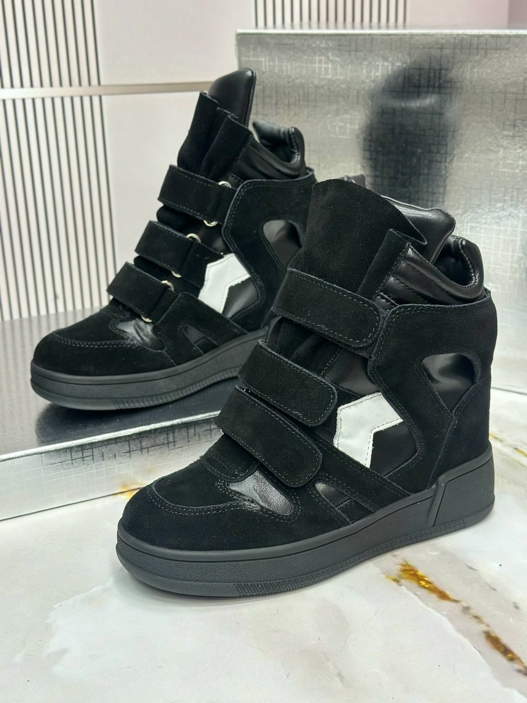 ,сникерсы женские,ботинки сникерсы,высокие кроссовки,кроссовки isabel marant