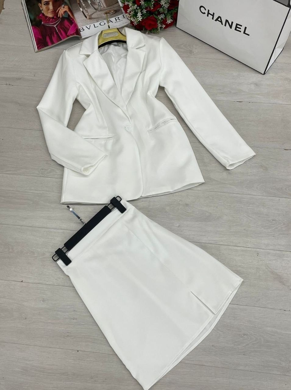 костюм юбка и пиджак,костюм двойка пиджак и юбка,пиджак юбка,женские костюмы с юбкой,белый костюм с юбкой