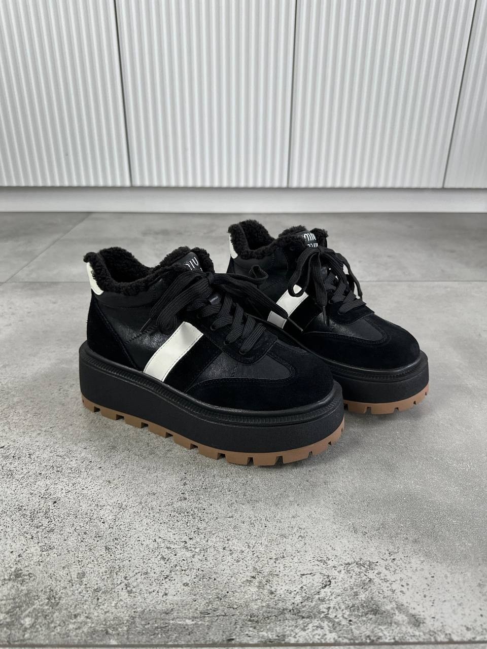 , женская,зимняя ,женские кроссовки,кроссовки зимнее