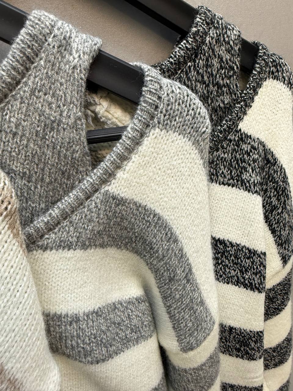 свитер в полоску,свитер,полосатый свитер,свитер модный,женские свитера