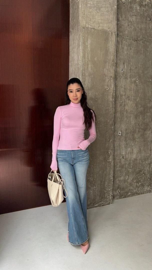 брюки палаццо,серые брюки палаццо,широкие брюки,образ с черными брюками палаццо