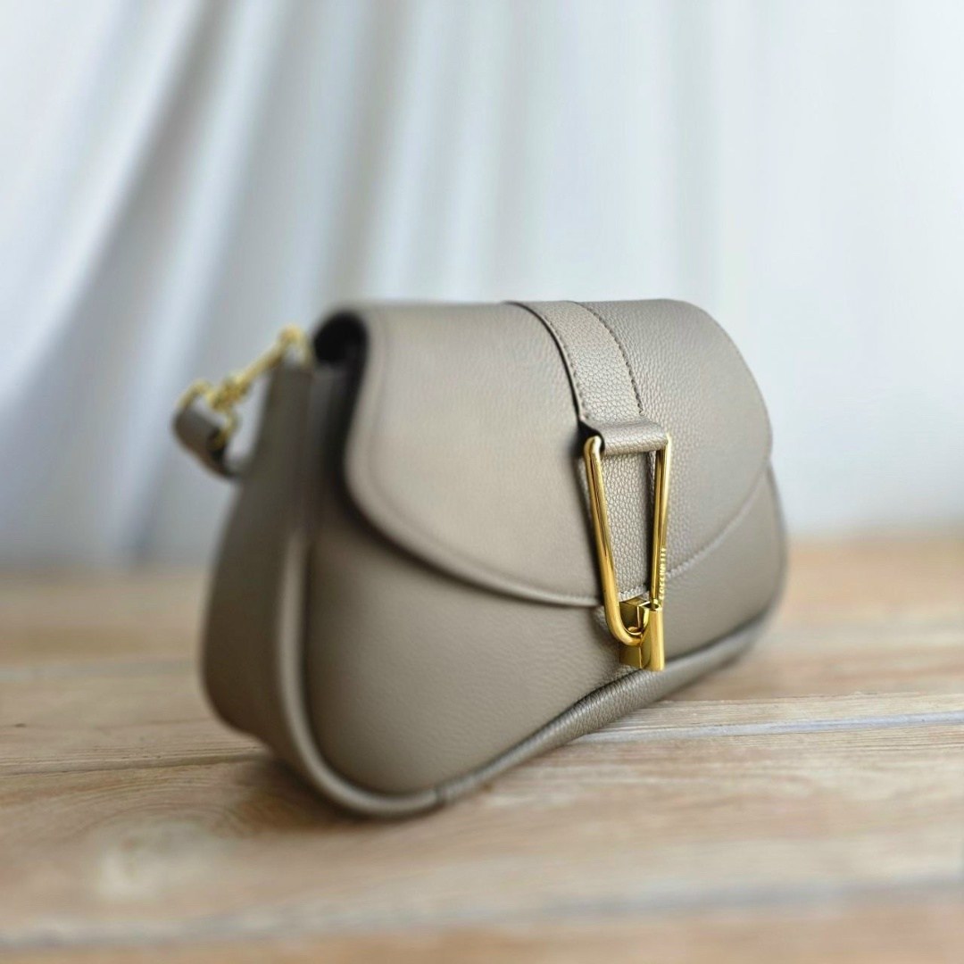 сумка coccinelle,сумка женская,женская сумка coccinelle,coccinelle сумка на плечо,сумка