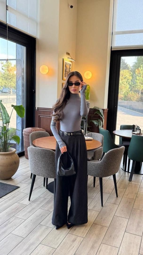 брюки палаццо,серые брюки палаццо,широкие брюки,образ с черными брюками палаццо