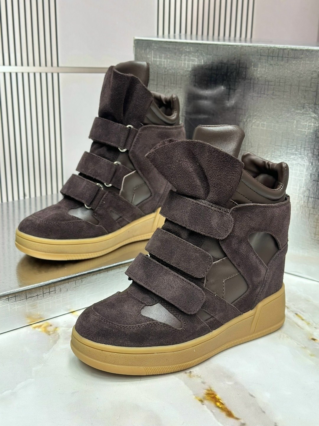 ,сникерсы женские,ботинки сникерсы,высокие кроссовки,кроссовки isabel marant