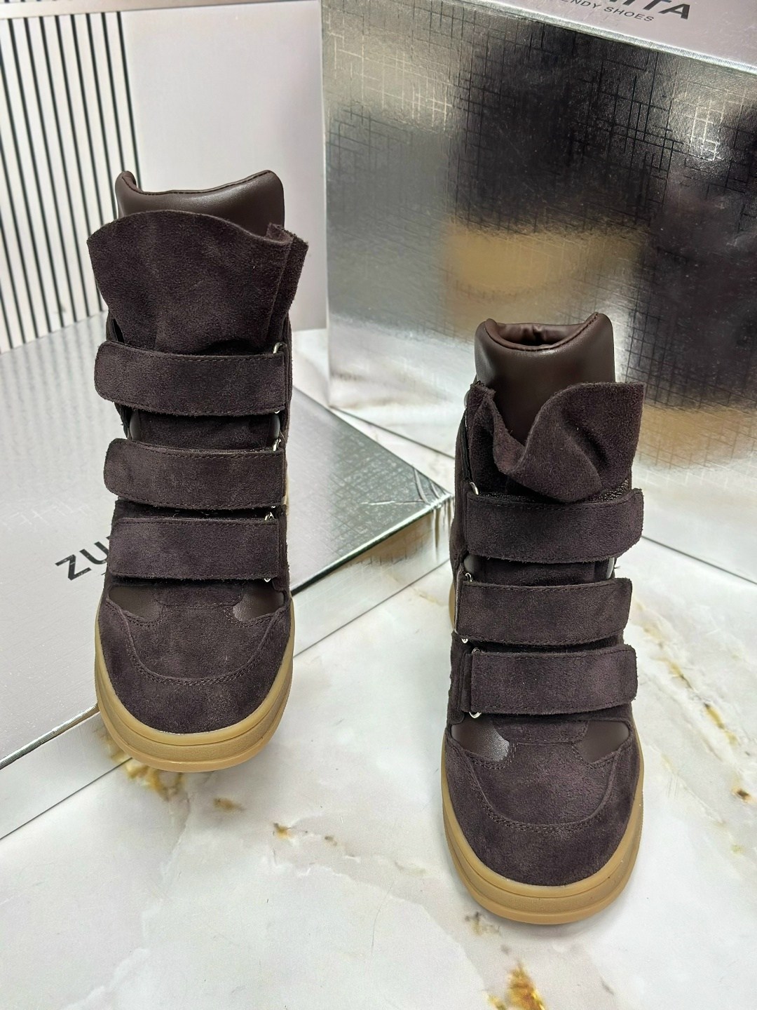 ,сникерсы женские,ботинки сникерсы,высокие кроссовки,кроссовки isabel marant