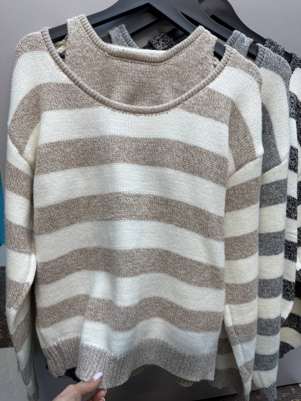 свитер в полоску,свитер,полосатый свитер,свитер модный,женские свитера