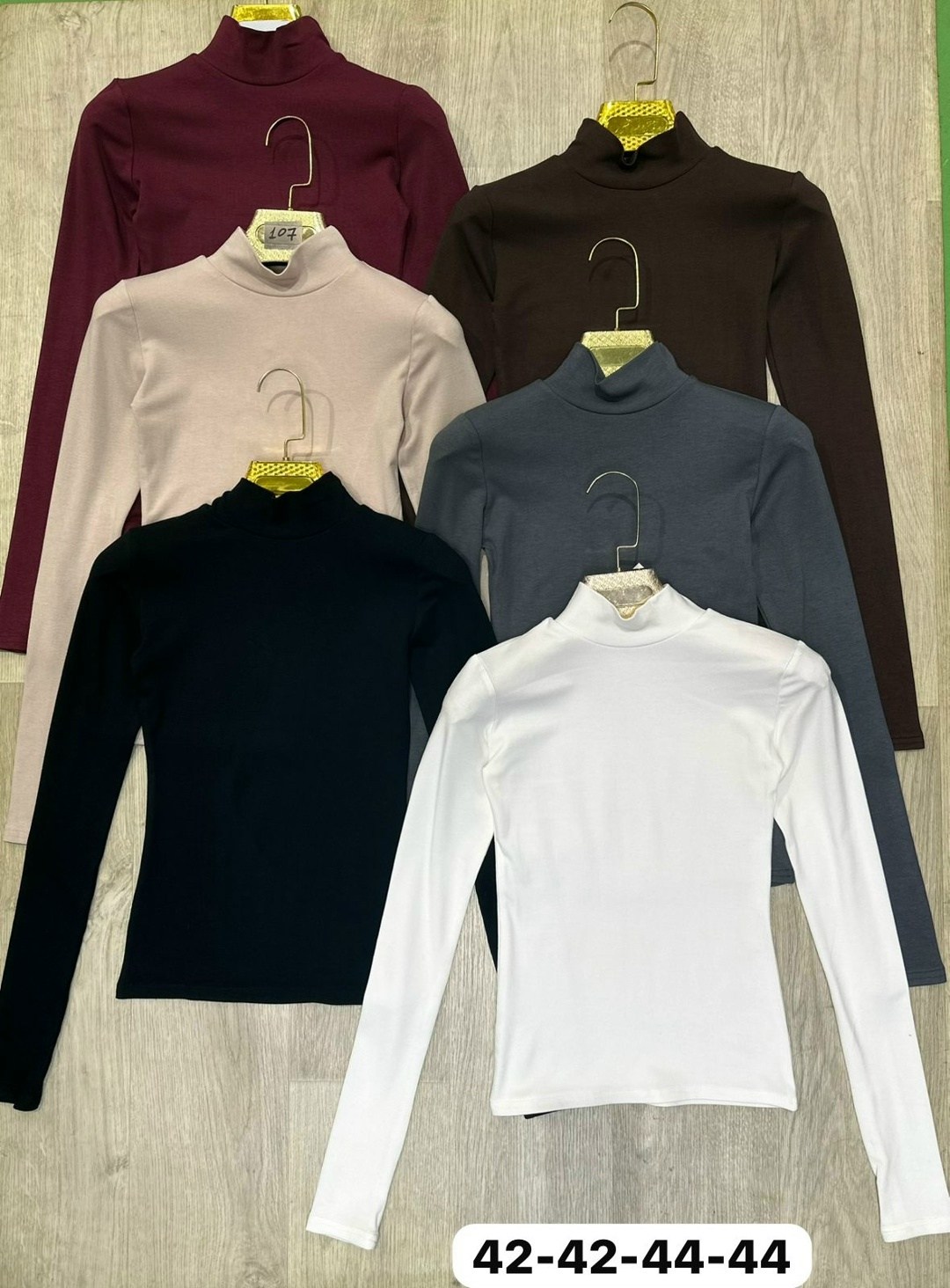 брюки палаццо,серые брюки палаццо,широкие брюки,образ с черными брюками палаццо