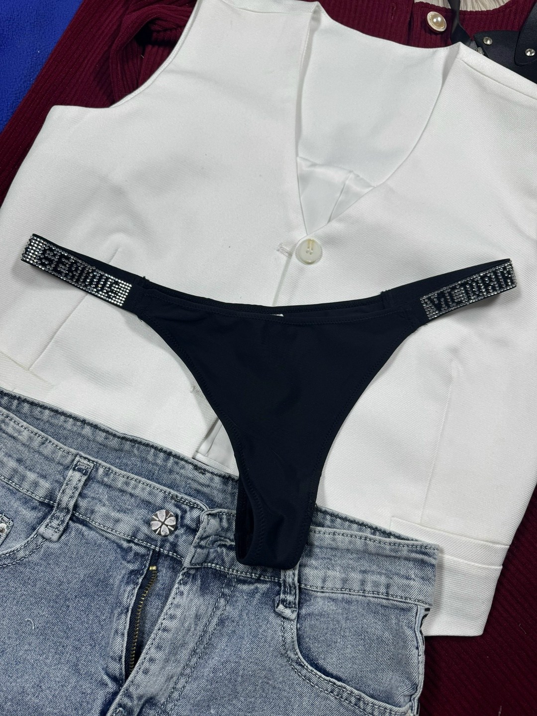 стринги нижнее белье,женские стринги,трусы виктория сикрет стринги со стразами,женские трусы со стразами стринги,женские трусики стринги