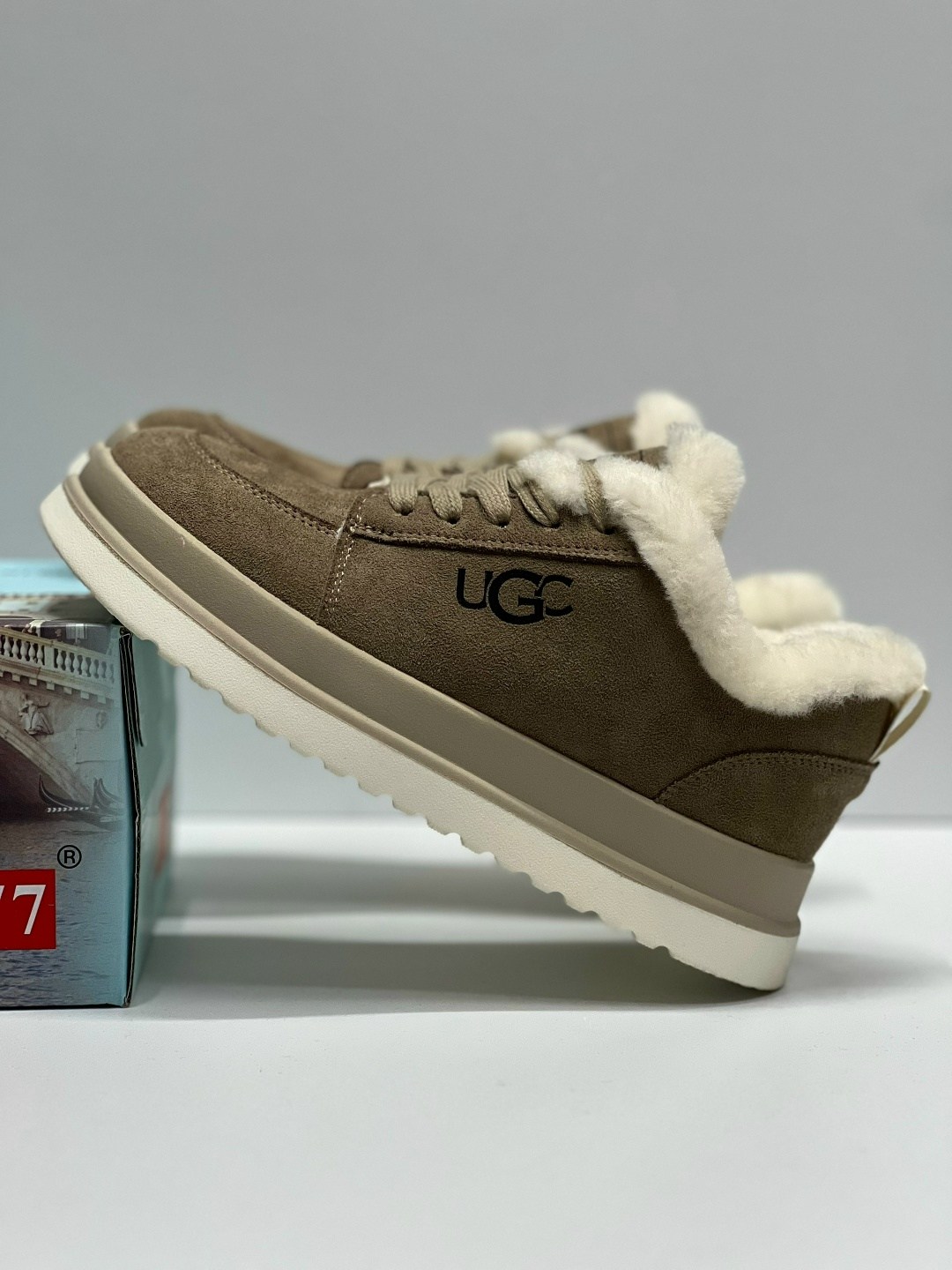 ,кроссовки ugg,кеды ugg женские,кроссовки замшевые,кроссовки женскиe