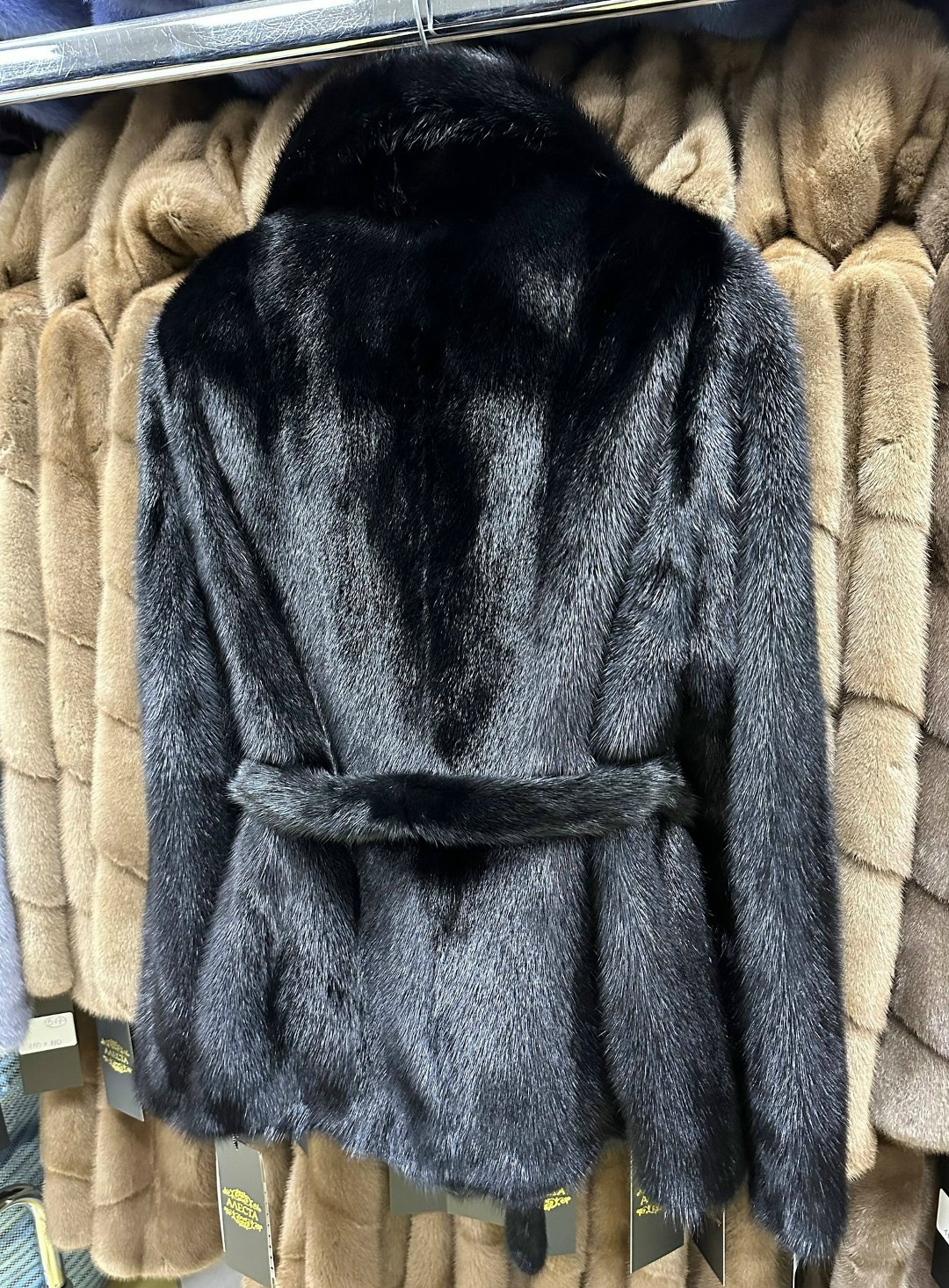 шубы норковые,шуба норка,шуба из норки,шуба норковая с капюшоном,норковая шуба автоледи