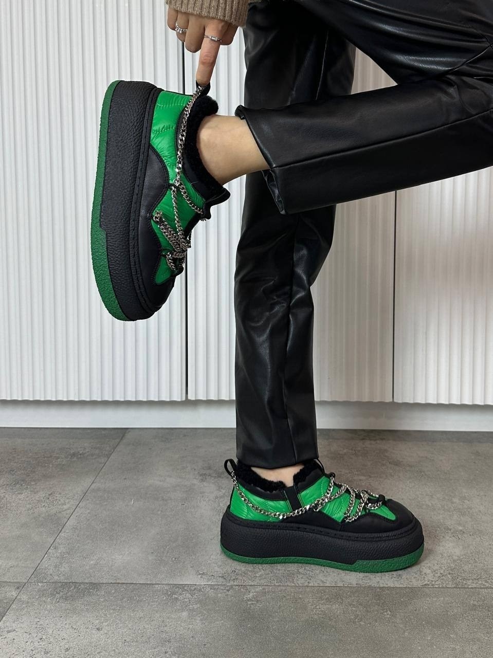 обувь,серебряные кроссовки женские,серебряные кроссовки,крутые серебристые кроссовки,обувь женская