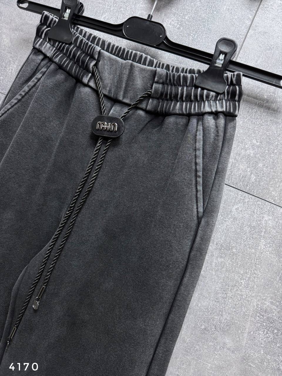 брюки джинсы,штаны джинсы,одежда джинсы,широкие брюки