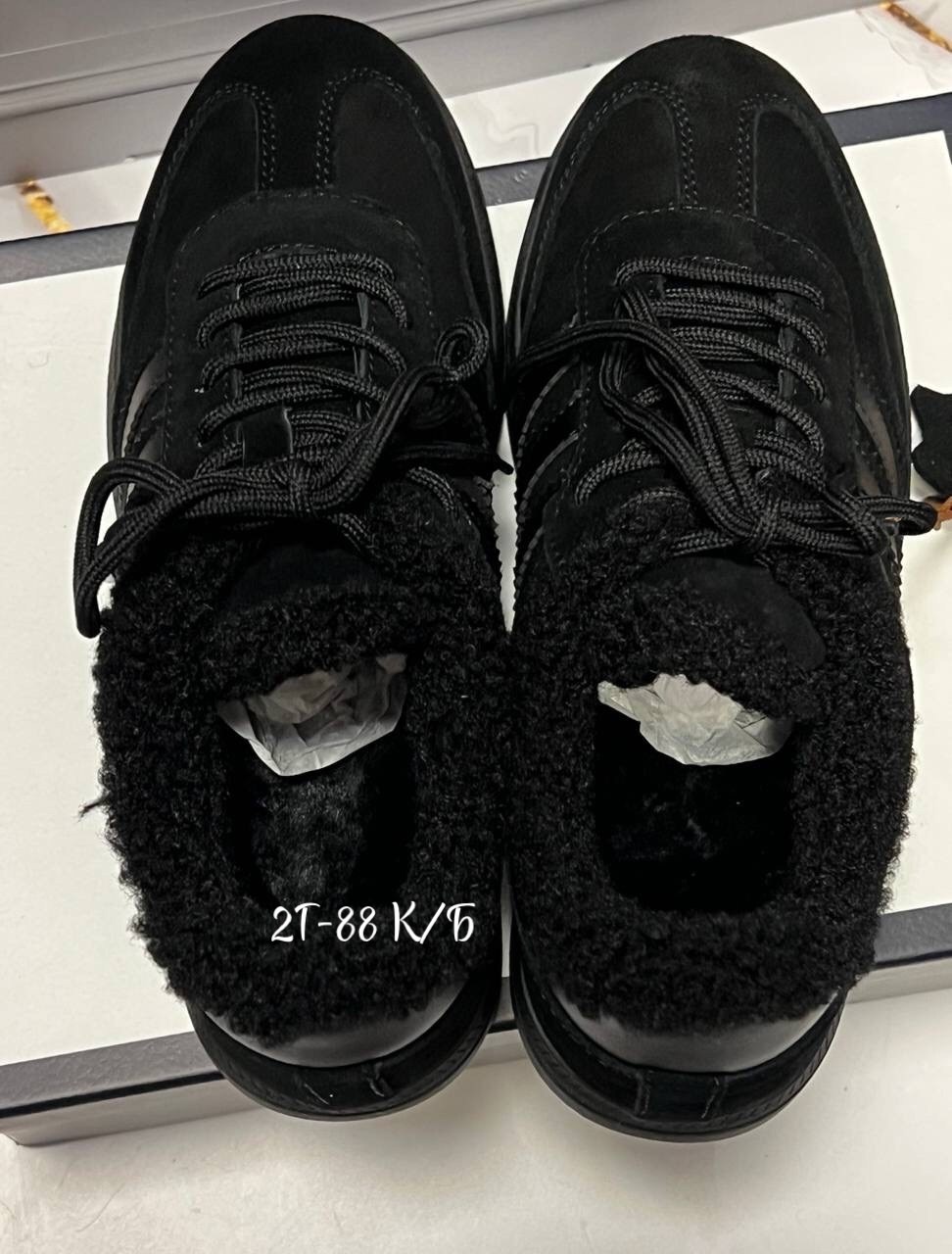 ,замшевые кроссовки,спортивная ,теплые кроссовки,обуви