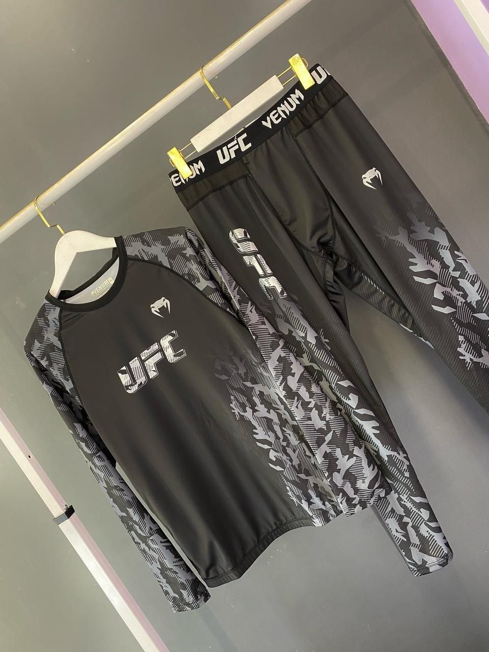 рашгард ufc venum fight week black,рашгард юфс венум,компрессионный рашгард ufc venum,спортивные костюмы для мужчин,venum ufc рашгард authentic fight week длинный