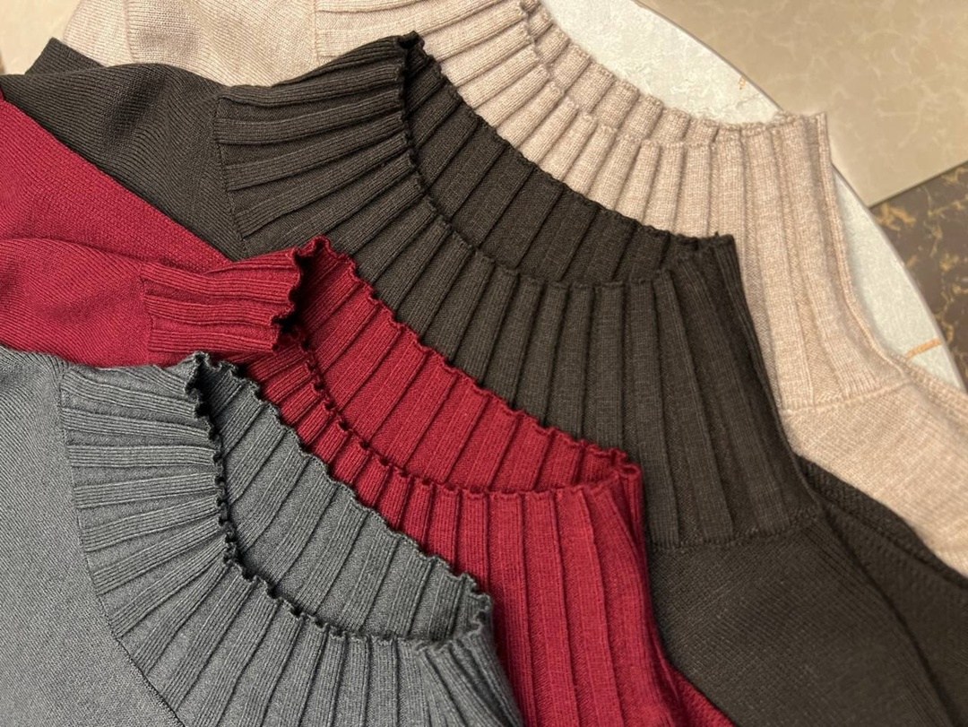 свитер,женский джемпер,трикотажный костюм,свитер с воротником,свитер от