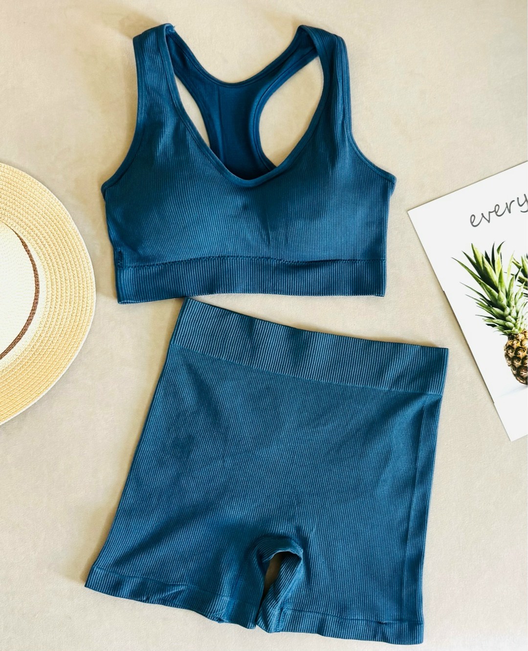 женские нижнее белье,белье нижнее спортивное комплект,комплект женских,спортивные шорты,комплект спортивный