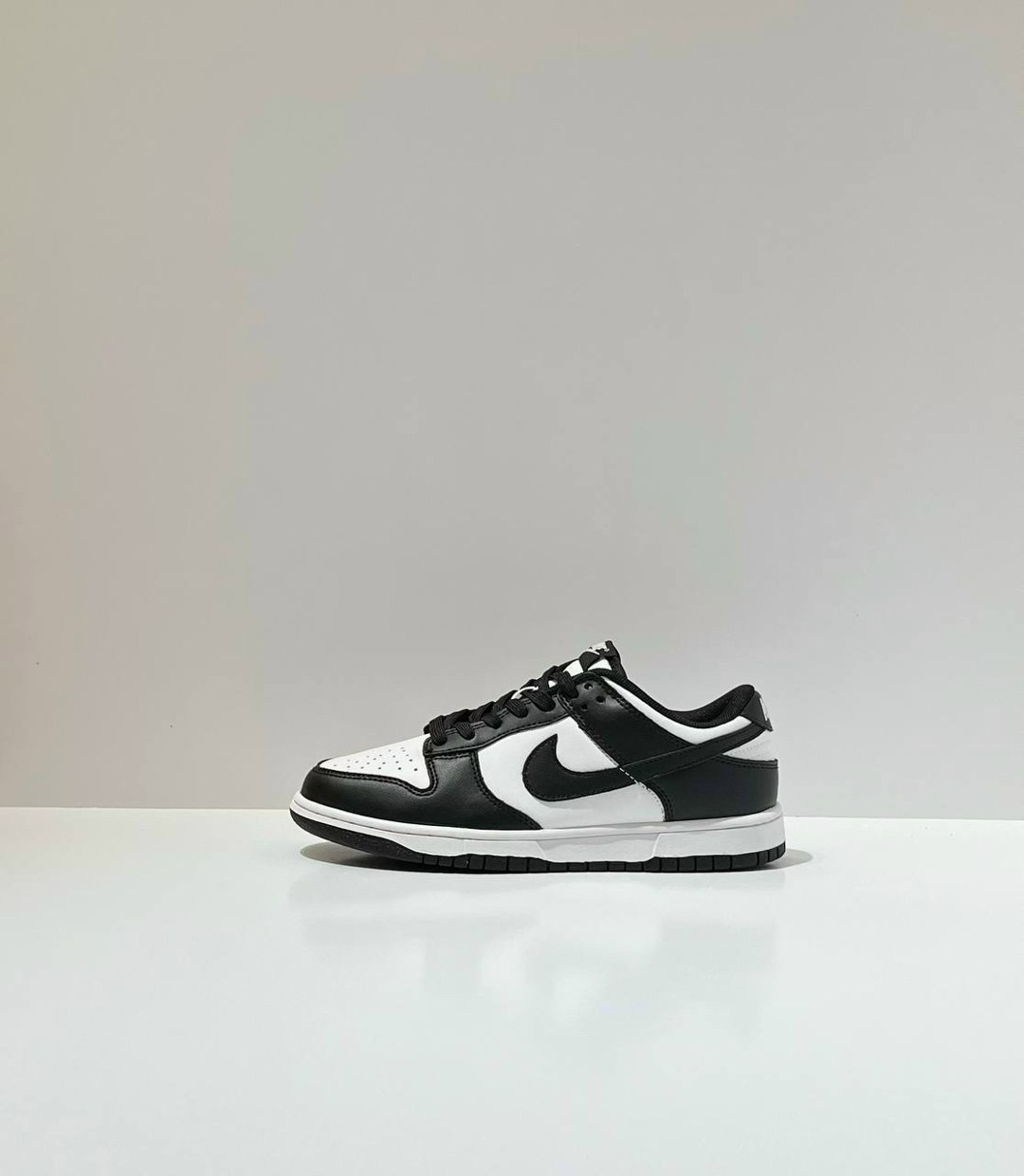 nike dunk low retro white black,nike dunk low black white,nike dunk low,кроссовки nike dunk low black white,nike dunk low retro white black panda