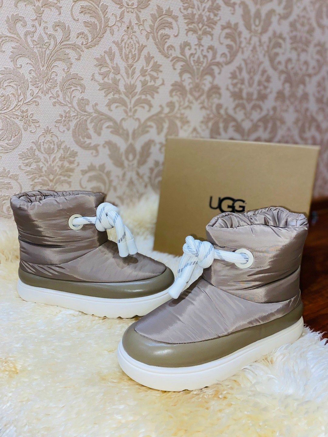 ,женские угги,дутики женские,прада дутики женские зимние,дутики угги