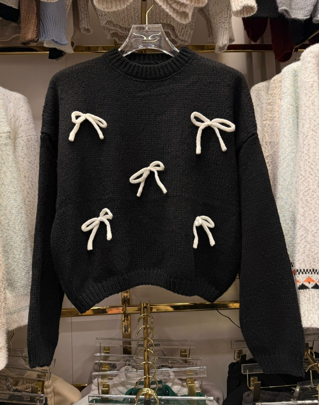 вязаные свитера женские,вязаные свитера,стильный свитер,свитер с бантиками,свитера женские