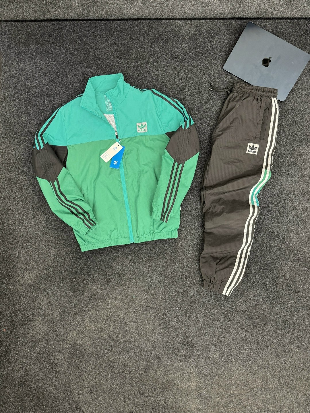 спортивный костюм adidas,спортивный костюм спортивные костюмы,мужские спортивные костюмы,спортивный костюм adidas мужской,спортивная одежда спортивный костюм для