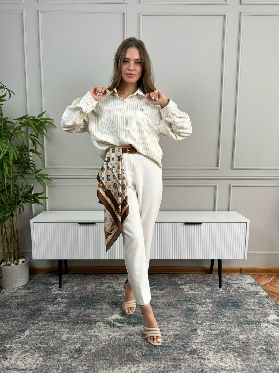 стильная блуза,блузка бежевая,бежевая рубашка,женские костюмы