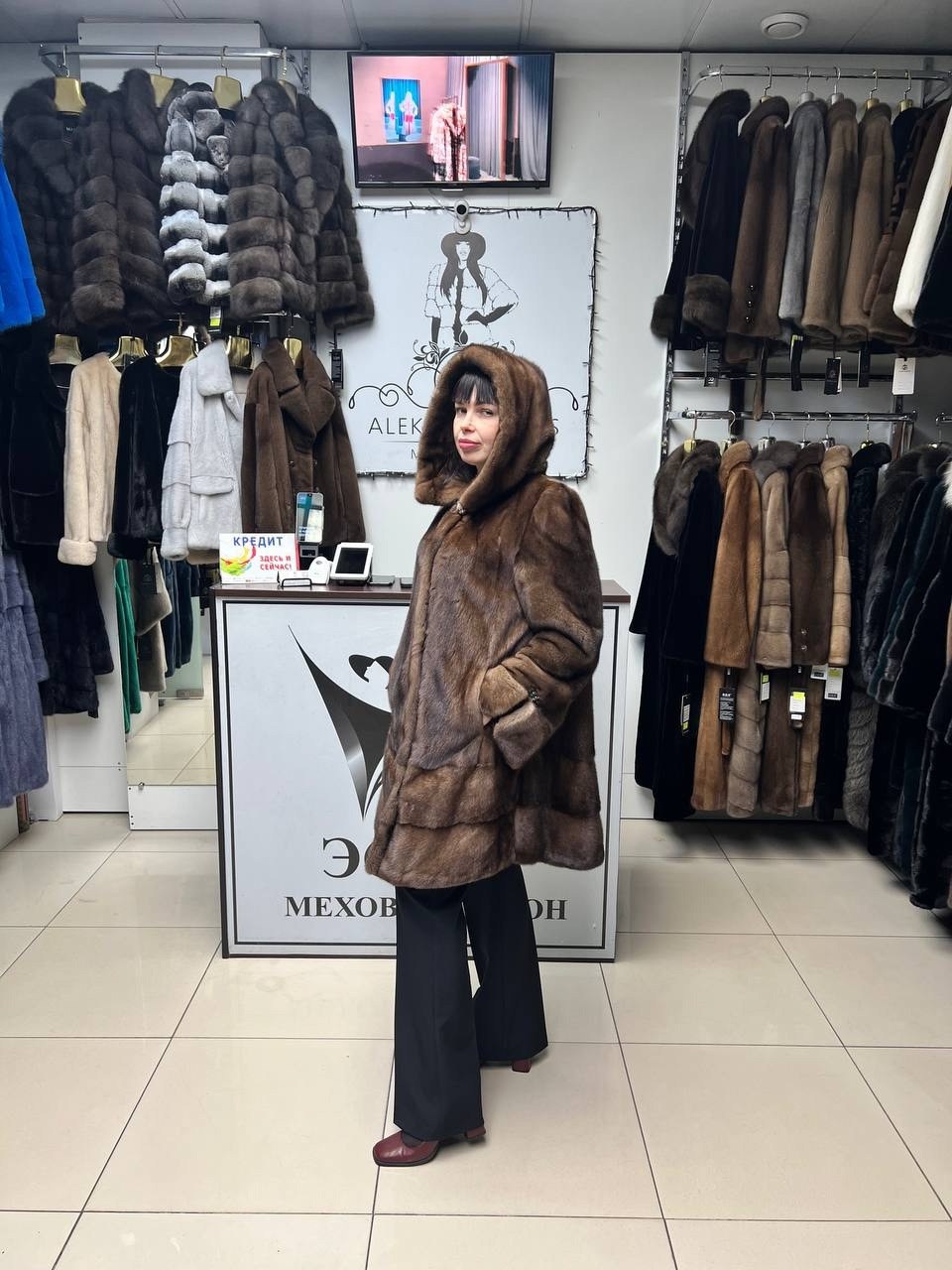 норковая шуба с капюшоном,шубы норковые,шуба из норки с капюшоном,шуба норка,шуба из норки