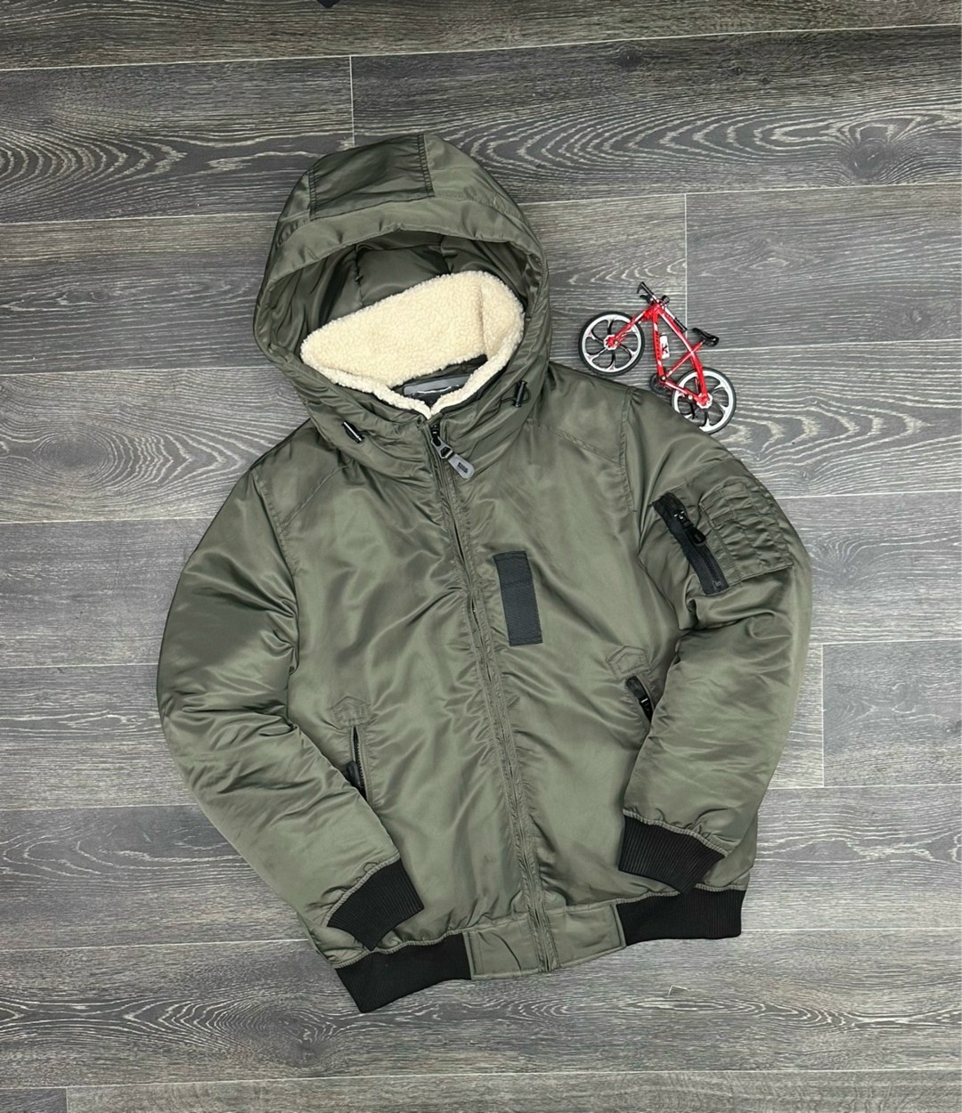 демисезонные куртки,куртка бомбер,куртка,мужская куртка бомбер,мужская демисезонная куртка