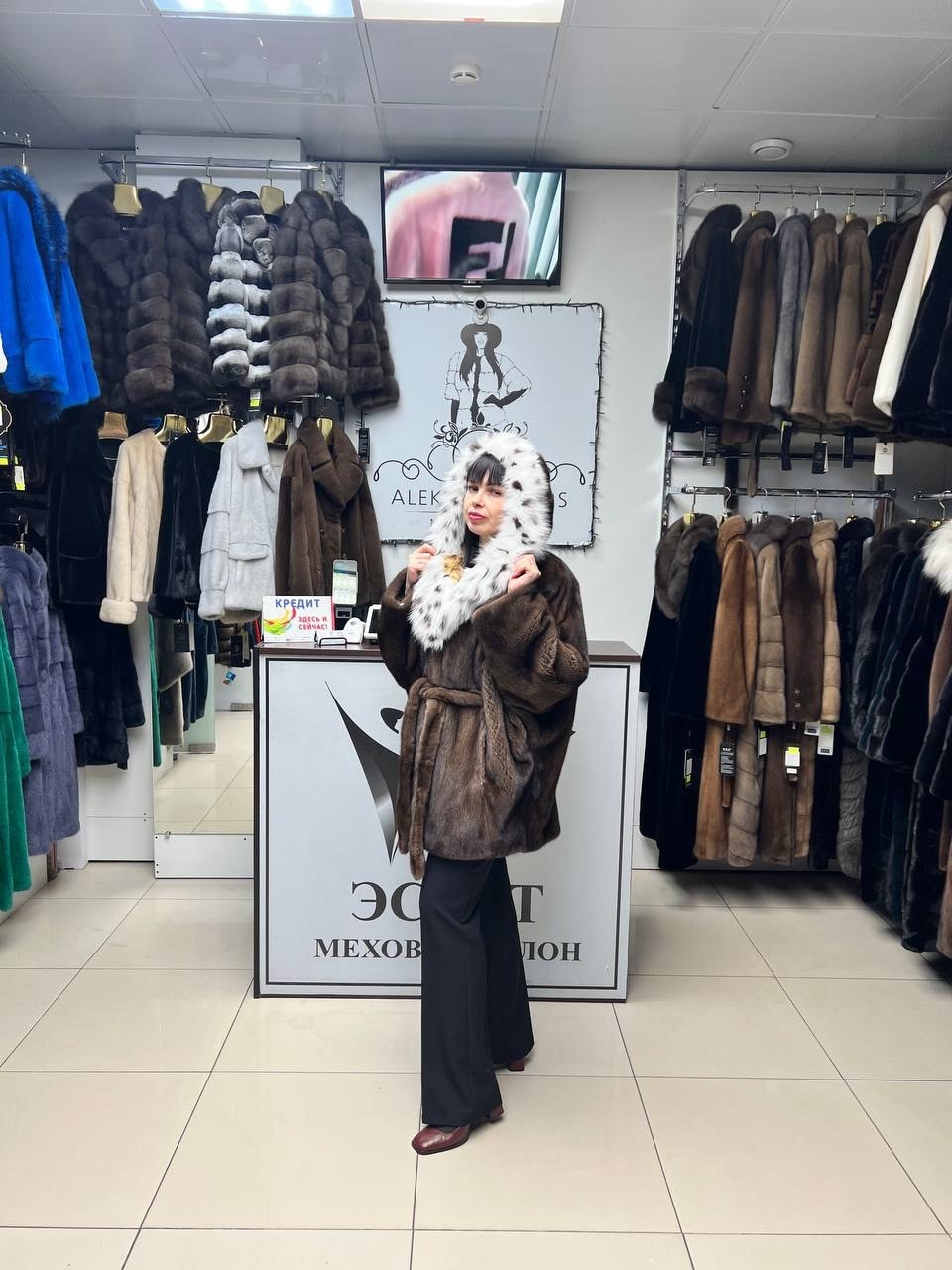 шуба норковая с капюшоном,шуба из норки с капюшоном,норковые шубы,шуба с капюшоном,норковая шуба с капюшоном из рыси